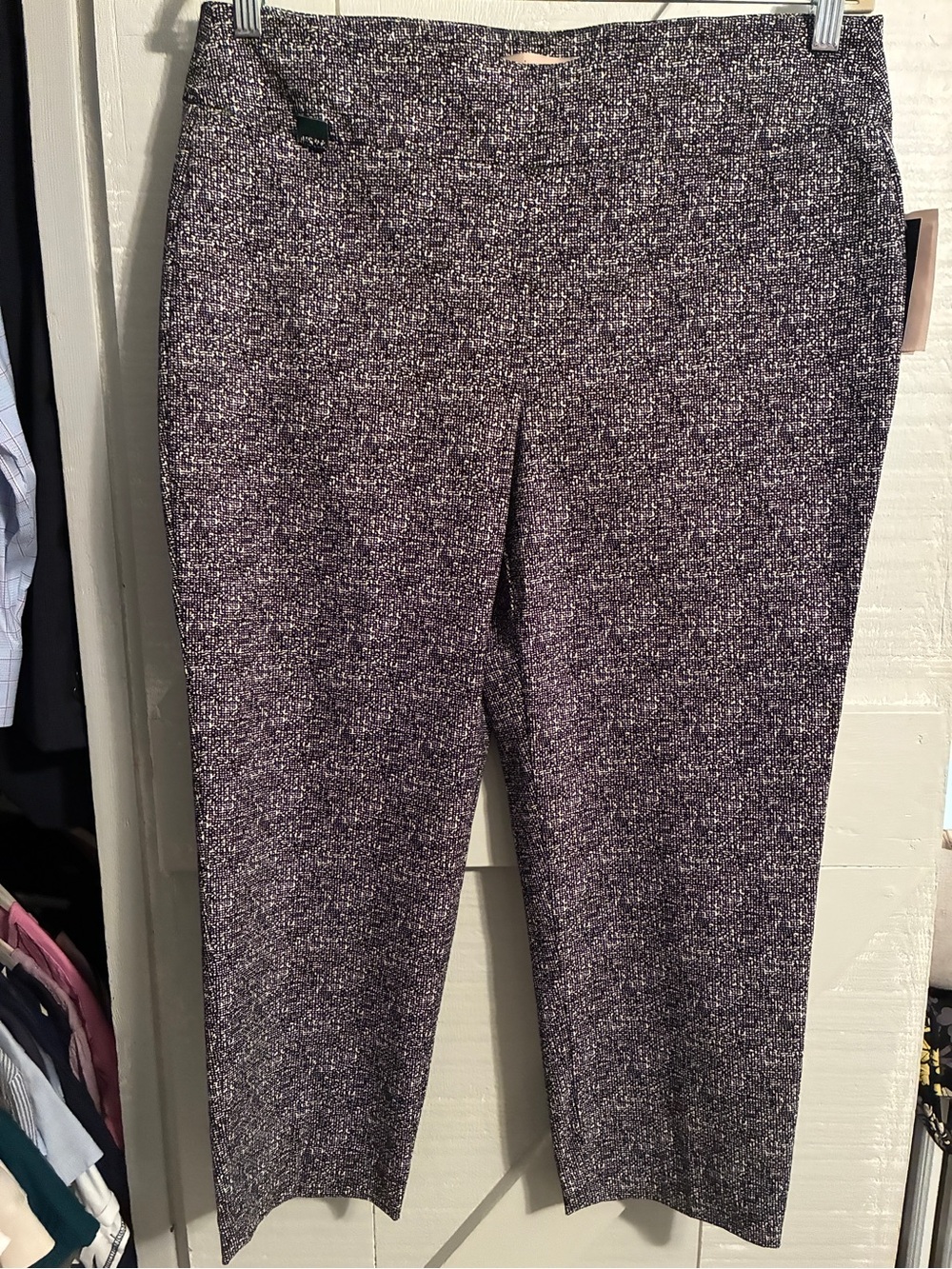 NWT Philosophy sz L crop pants, black/white pattern, stretchy pull on